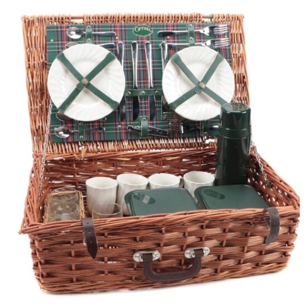 European Wicker Picnic Basket with Dinnerware